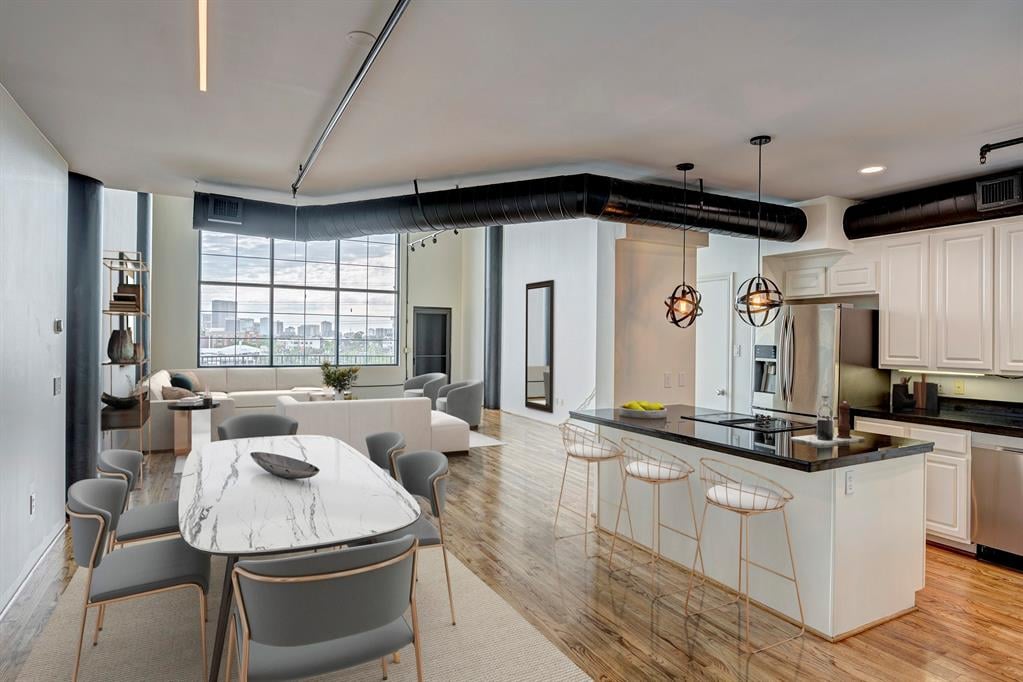 1914 W Gray St, #303
