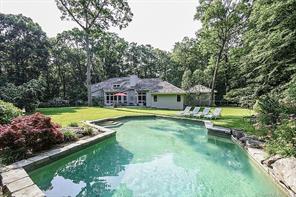 21 Brier Brook Road