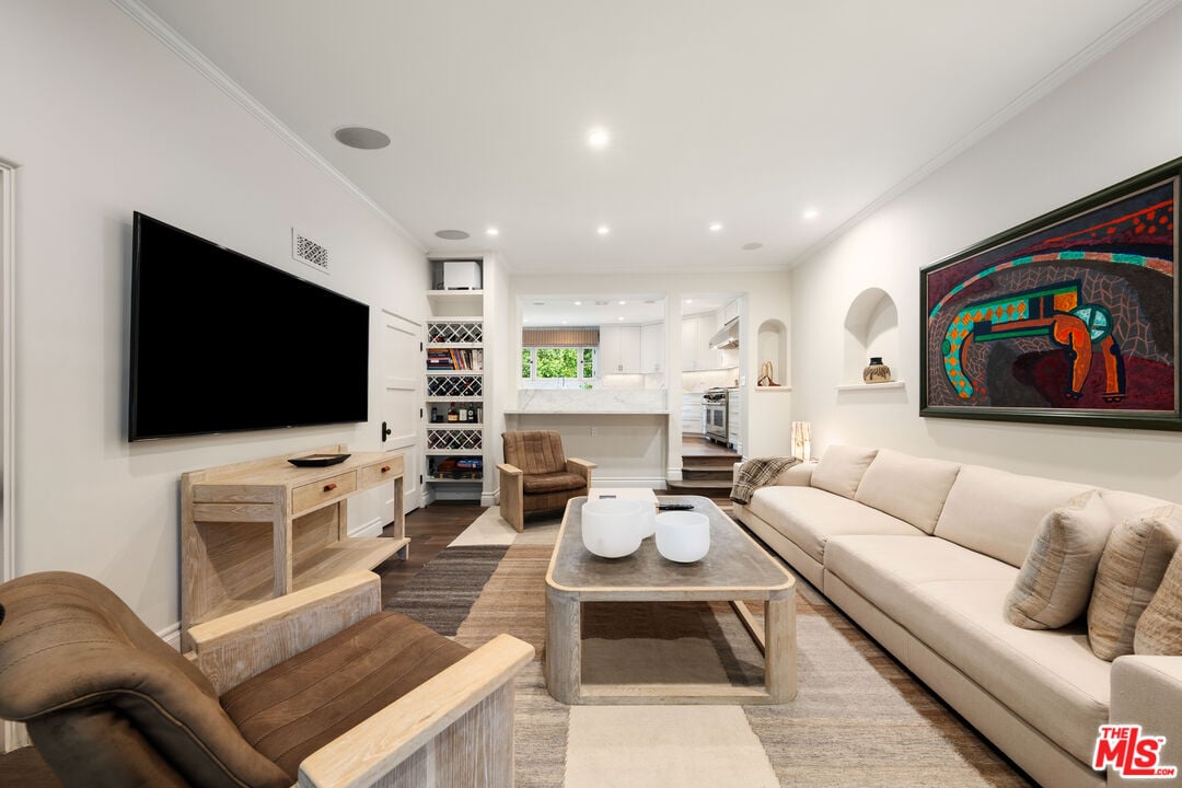 Miller, Los Angeles, 90069