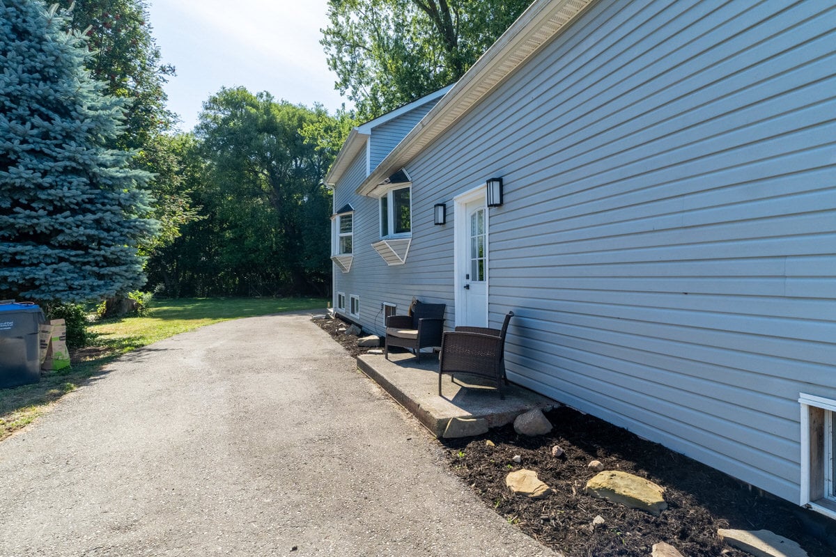 708 Montbeck Cres