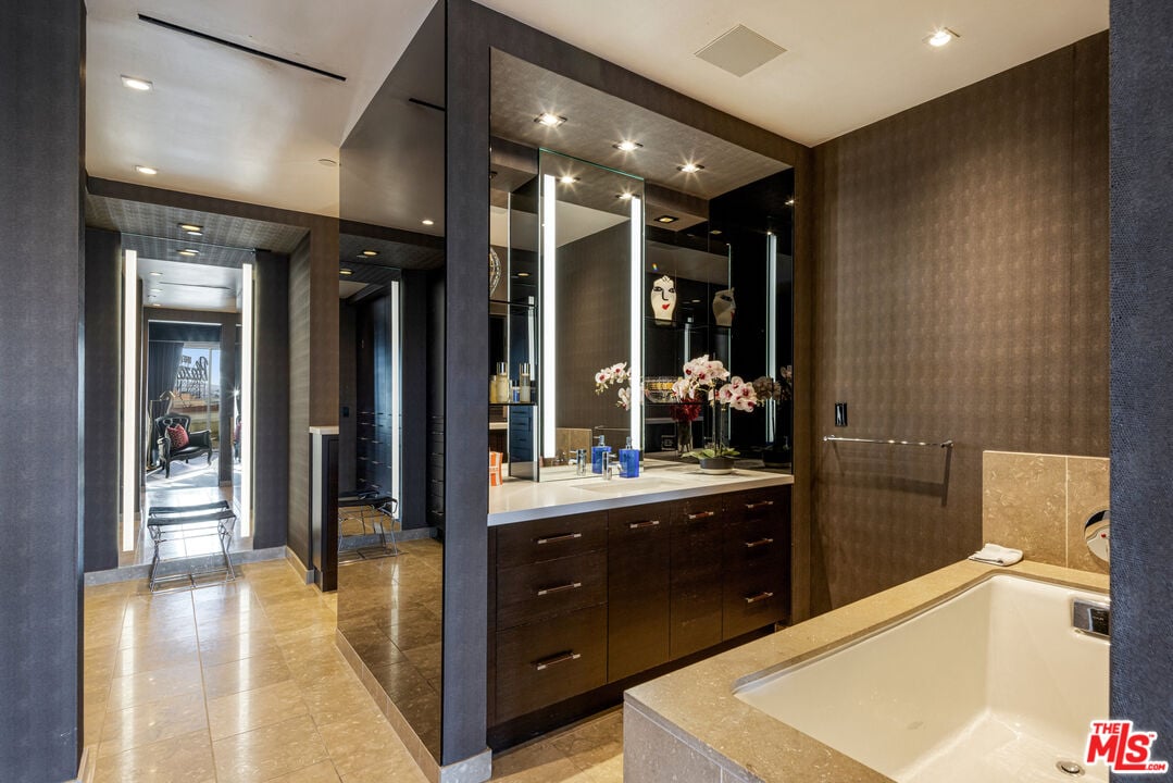 6250 Hollywood Blvd, #14H