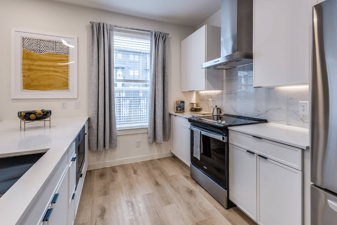 10 WEEKS FREE + $500 GIFT CARD On ALL units