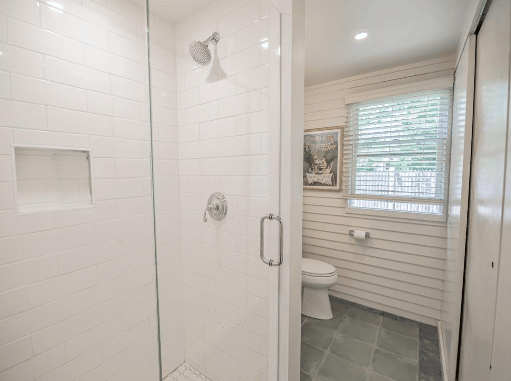 21 A Curtis Lane