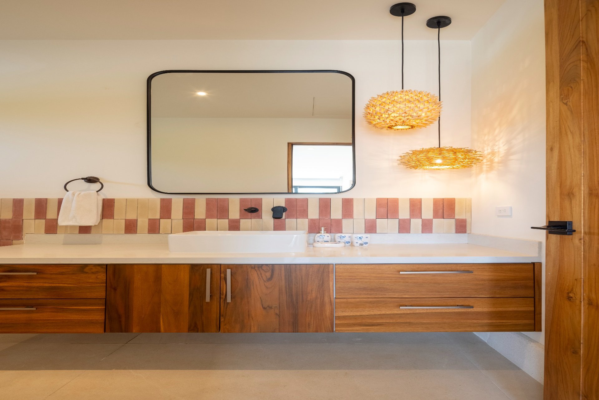 Casa Roacamar:  A Modern Coastal Sanctuary Steps from Playa Bonita