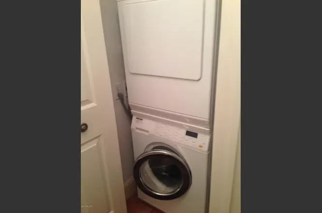 25 W Elm St APT 30