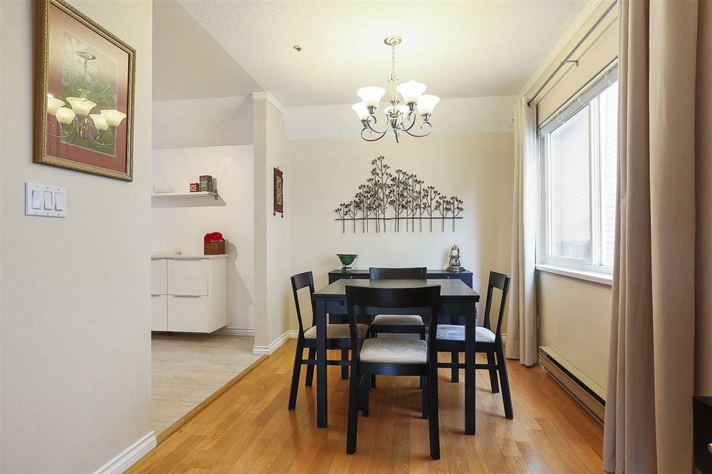 53 W 15th Ave
