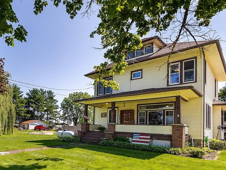 12 N Maple St