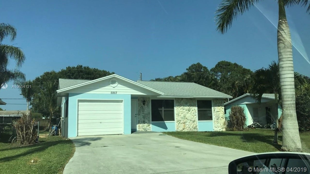 5867 SE Avalon Dr