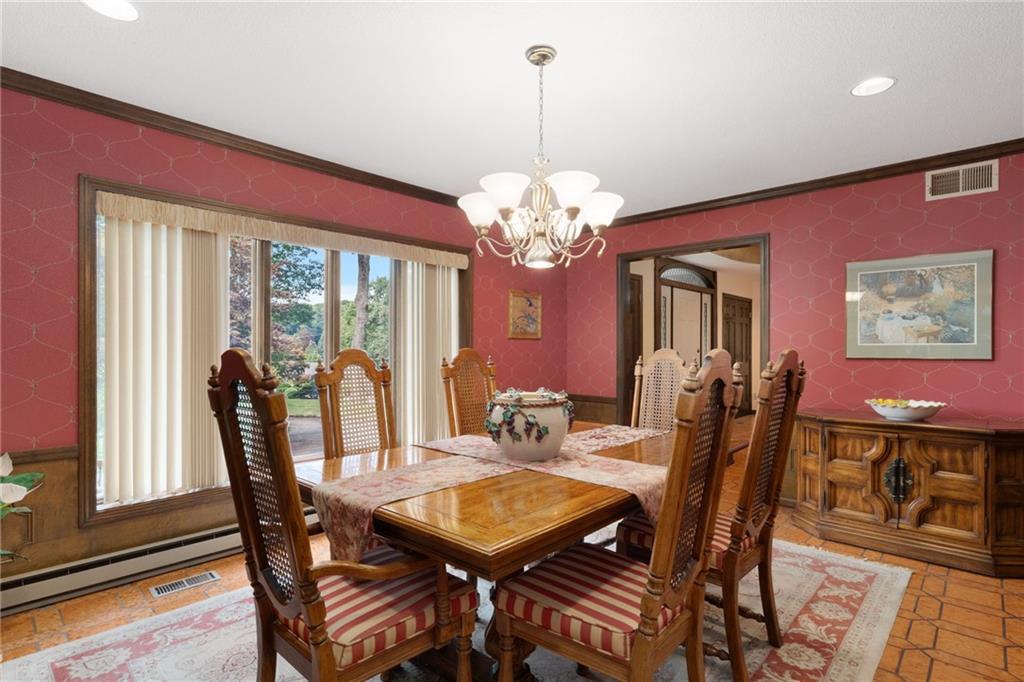 2 Lancers Lane, Lincoln, RI 02865