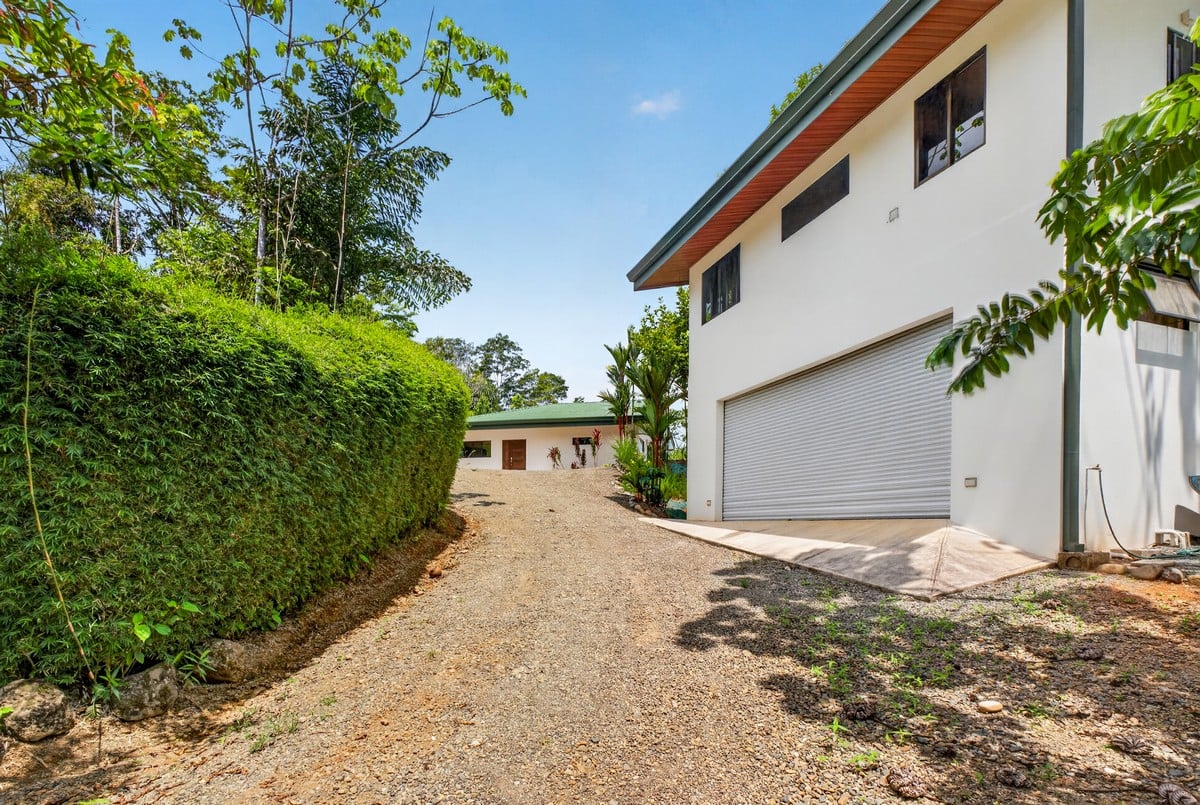 1.62 ACRES – Luxury 3 Bedroom Home Plus Guest House With Breathtaking Valley Views & Private Creek Access, Private Mountain Retreat!!!