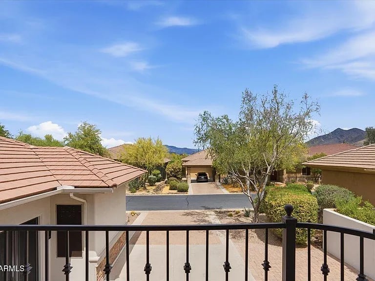 5311 E Gray Wolf Trail