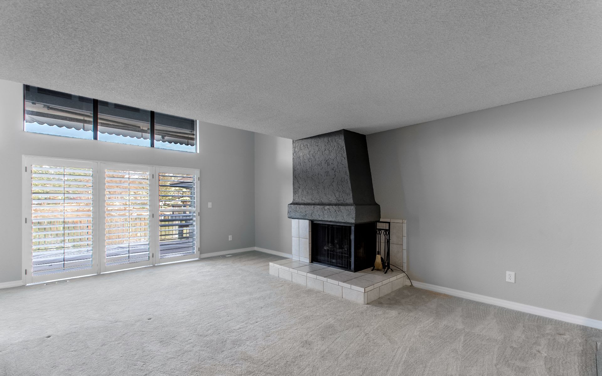 9866 E Maplewood Circle