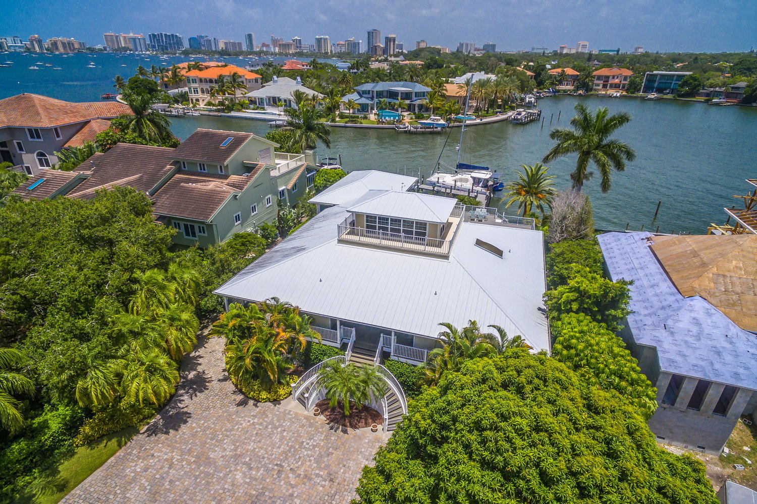 1329 Vista Dr