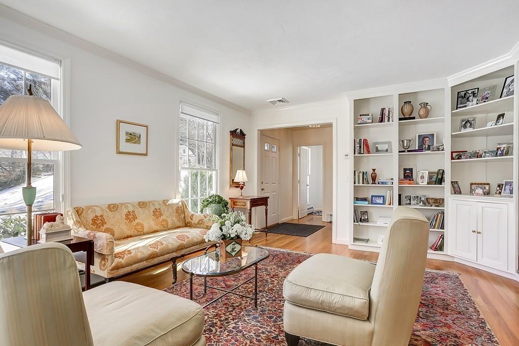 24 MacArthur Rd