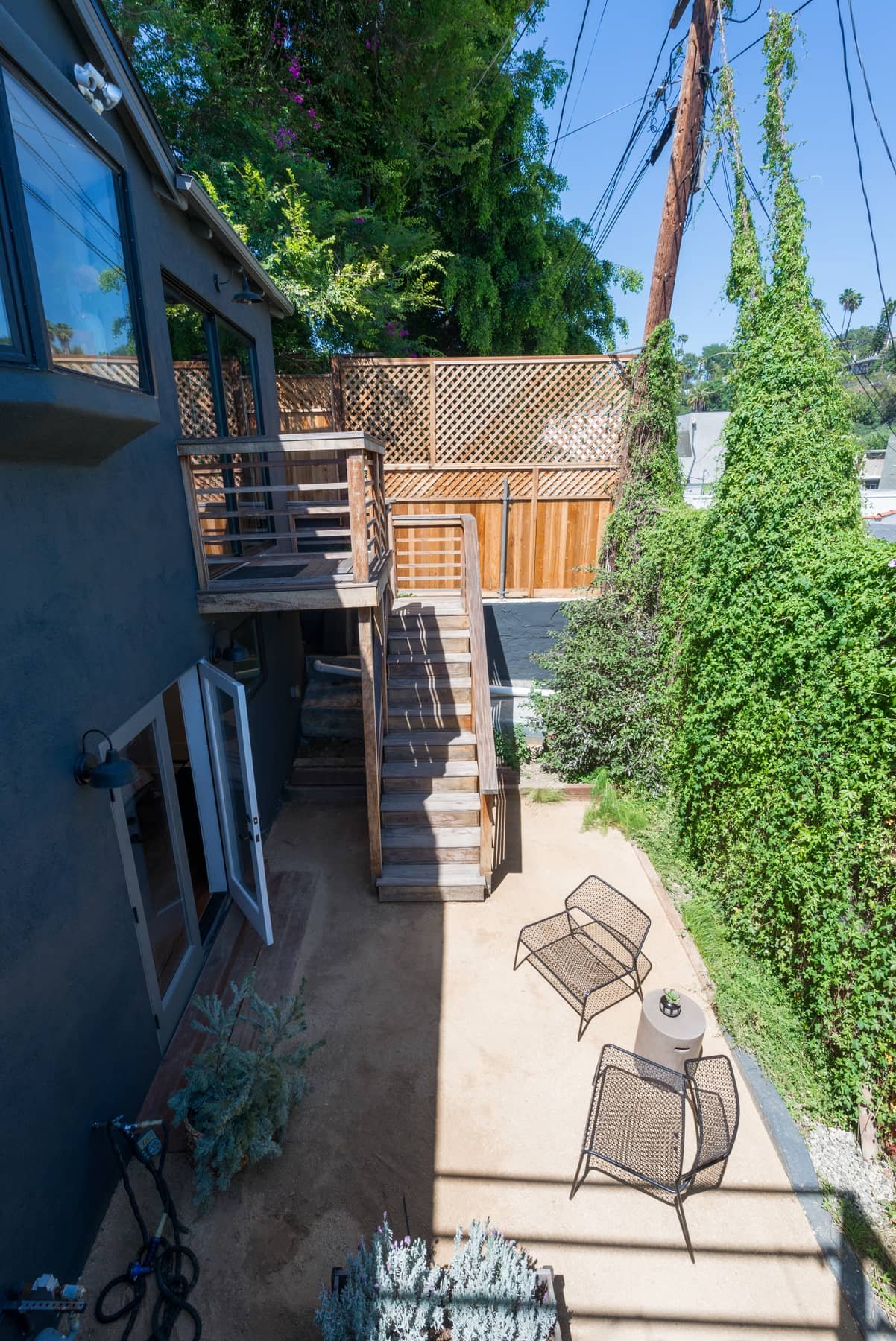 Silver Lake Hide-Away with Views and Guest Suite!