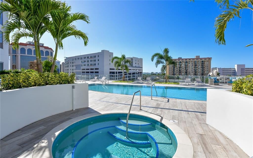 111 S Pineapple Ave #821