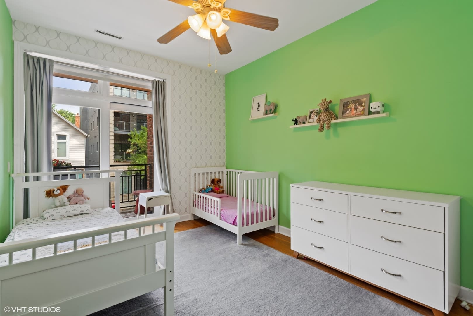 2107 W Belmont 2B