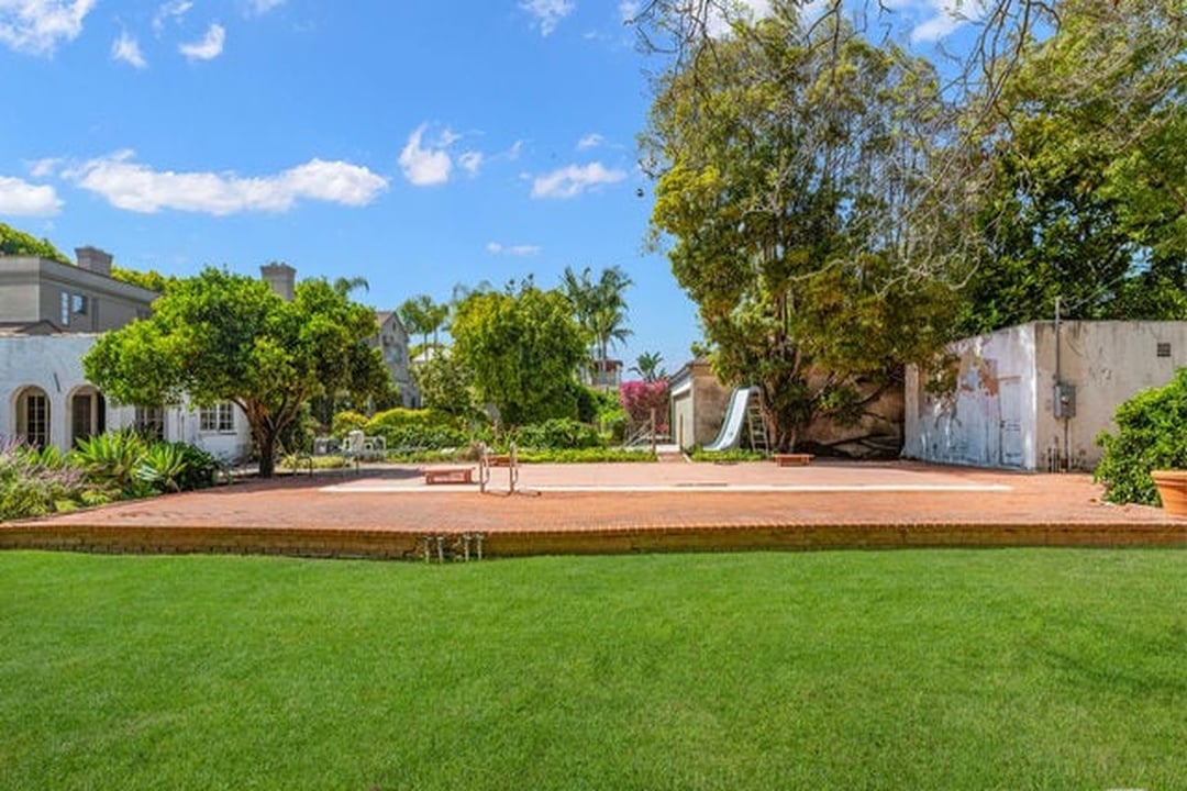 Aurora Estate