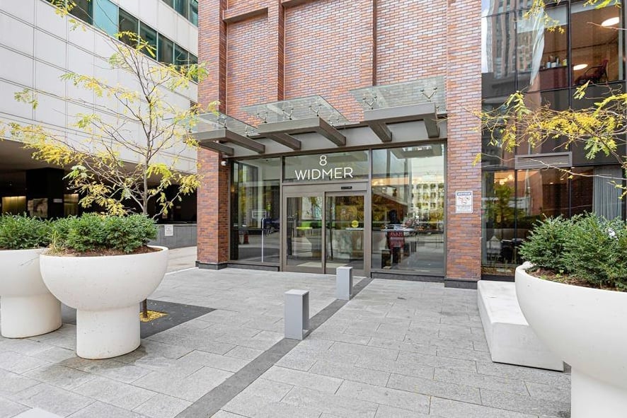 8 Widmer Street 2005