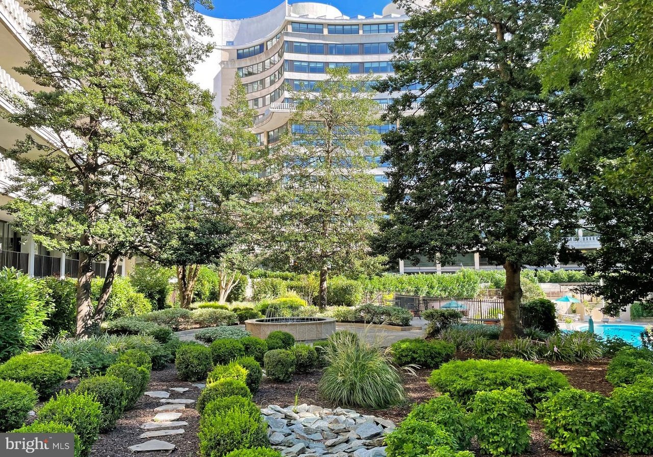 2700 Virginia Ave NW Unit 101/102