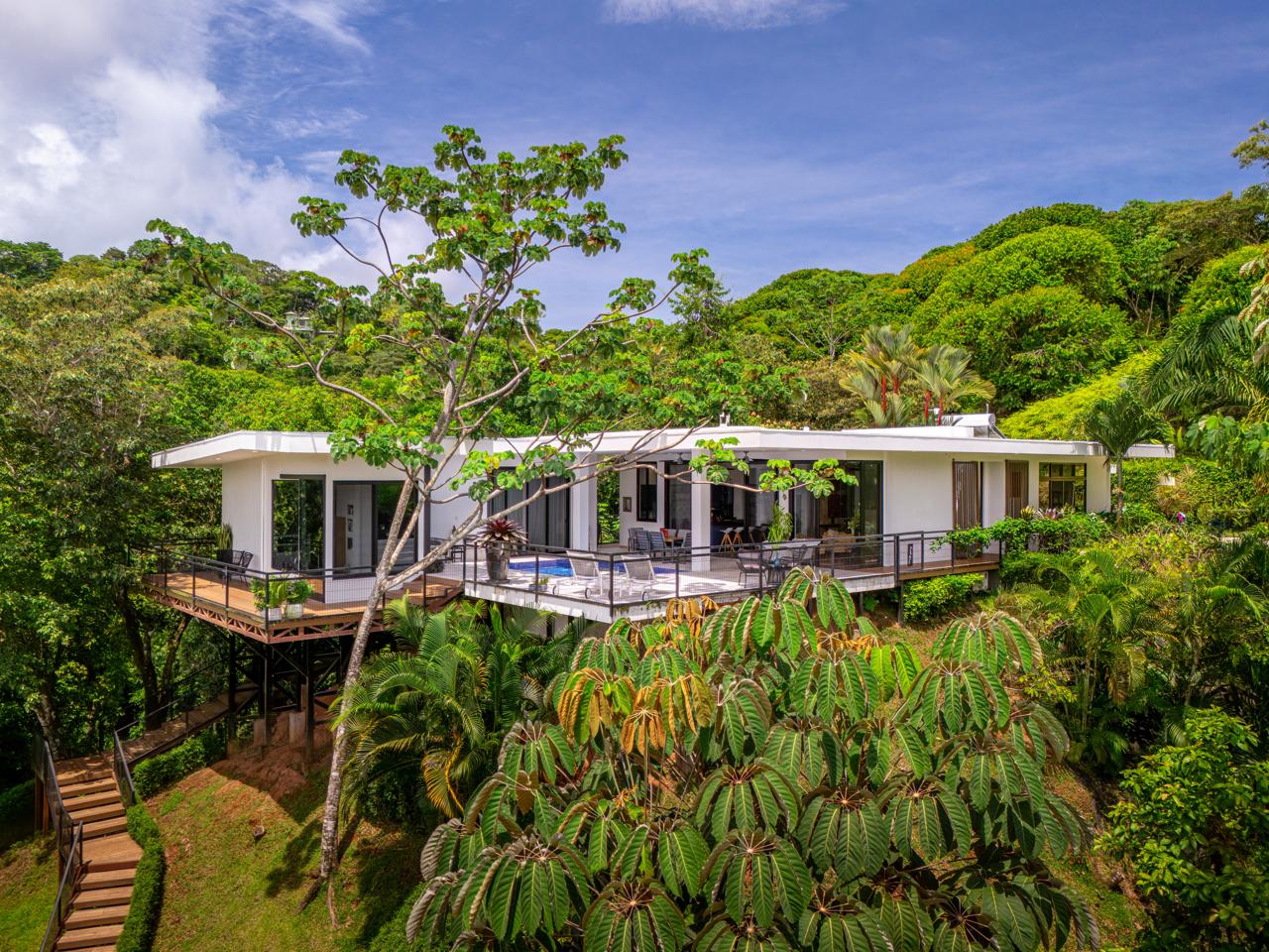 Stunning Ocean and Mountain Views, Casa Tres Galgos in Ojochal on Calle Perezoso