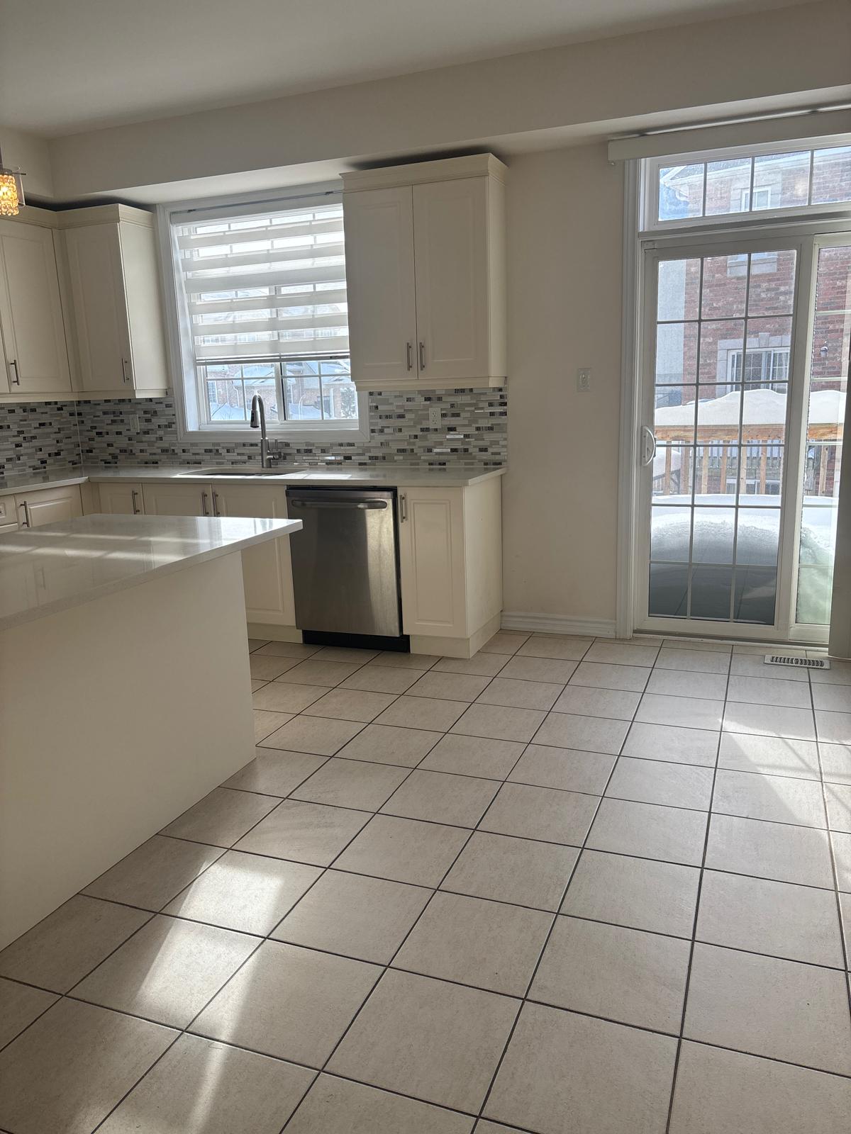 5 SAVAGE Drive, Hamilton, ON L0R 2H9