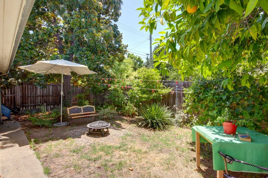 Just Listed! Excellent Location! and Under $300K!