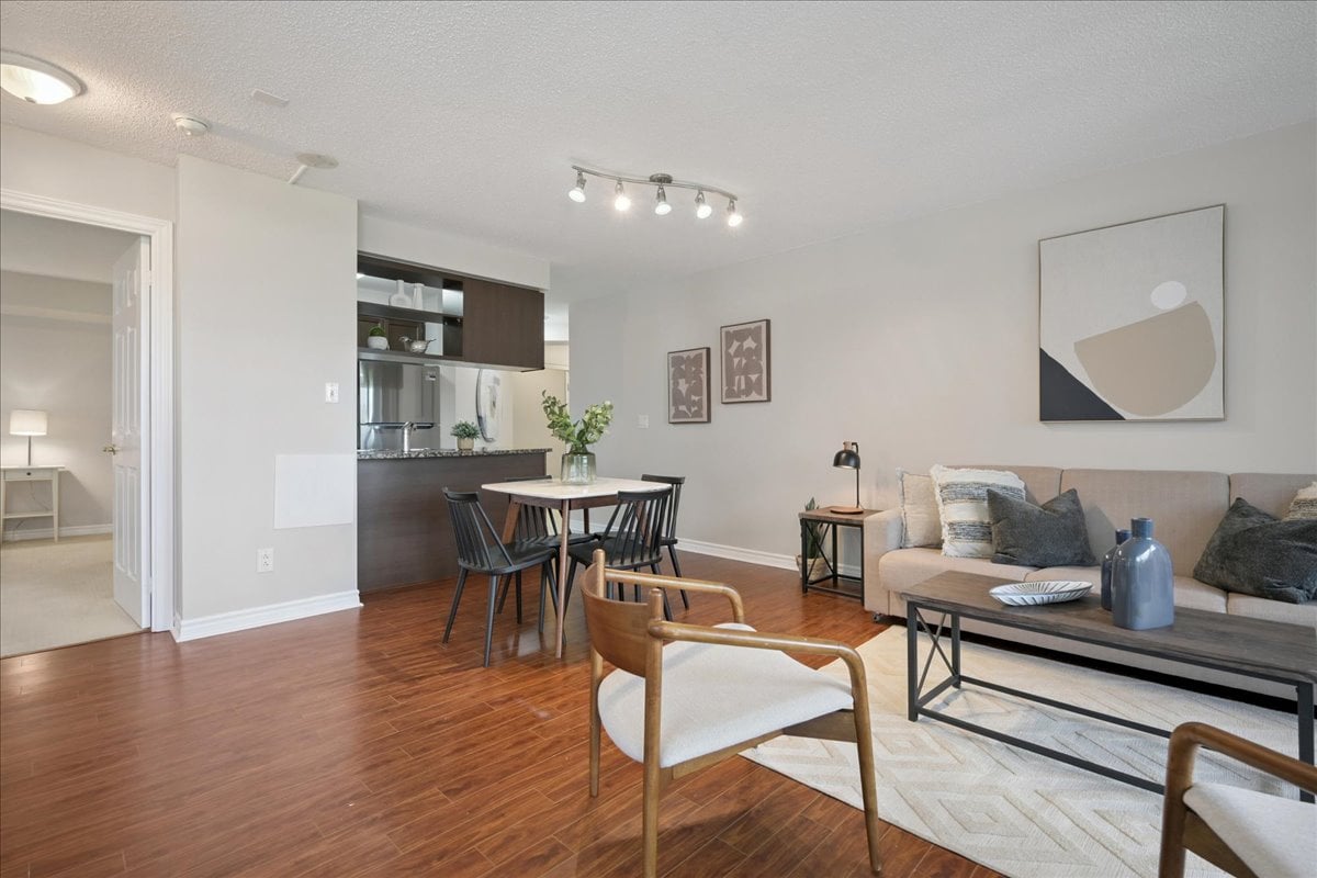 Bright and Spacious Corner Unit