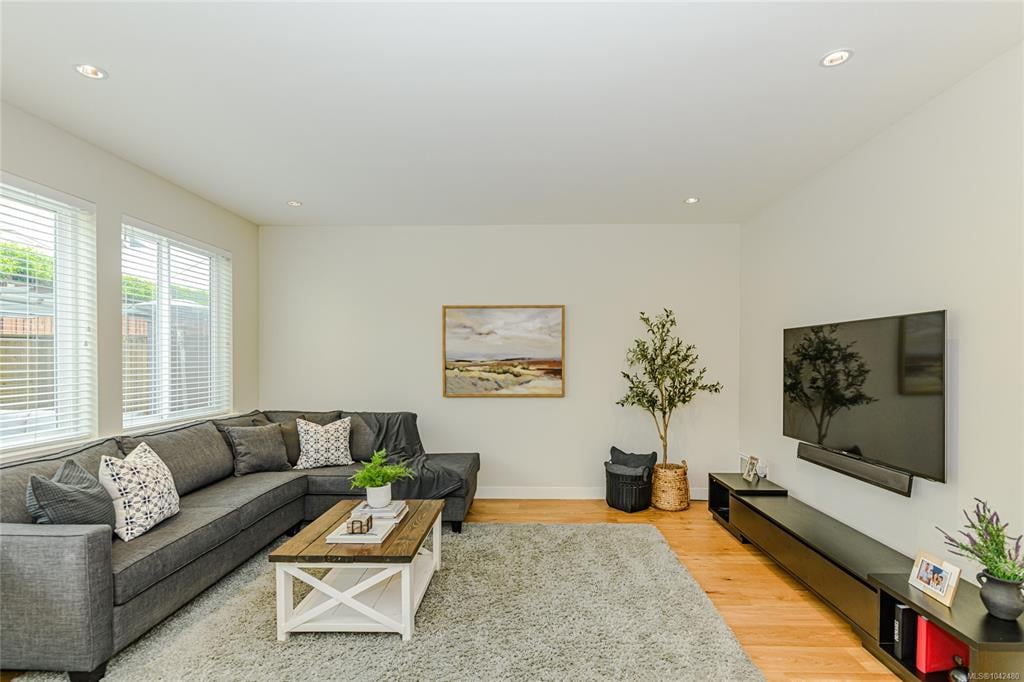 2922 Burlington Cres
