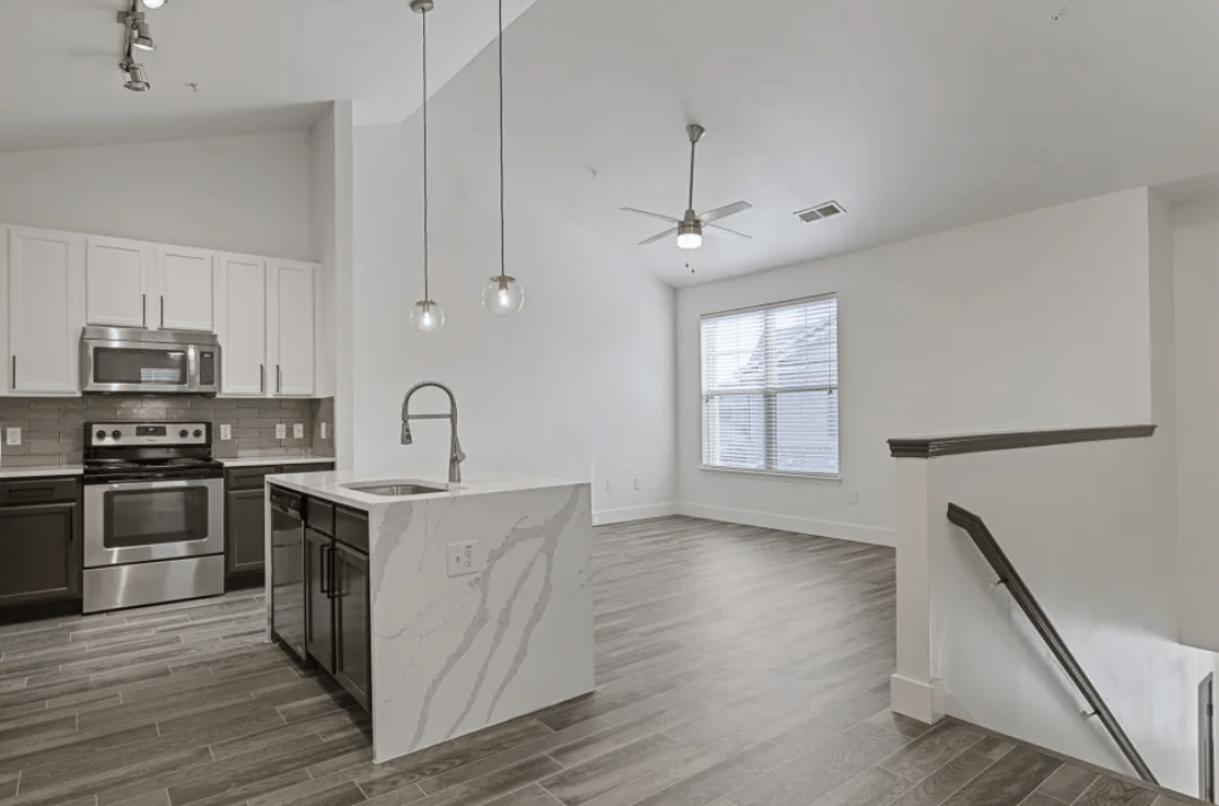 Limited Time Only- Up to 8 Weeks Free Rent!