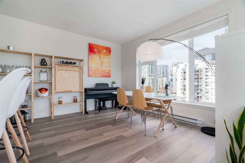 1012 Auckland St, #404