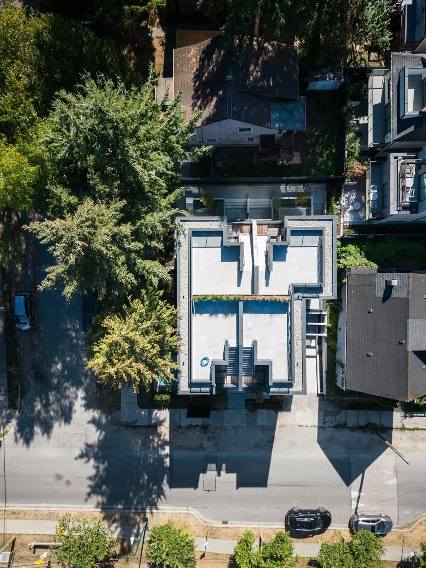 2113 Guelph St