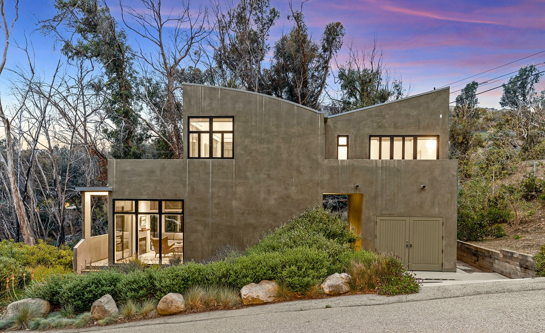 31894 Sea Level Dr, Malibu
