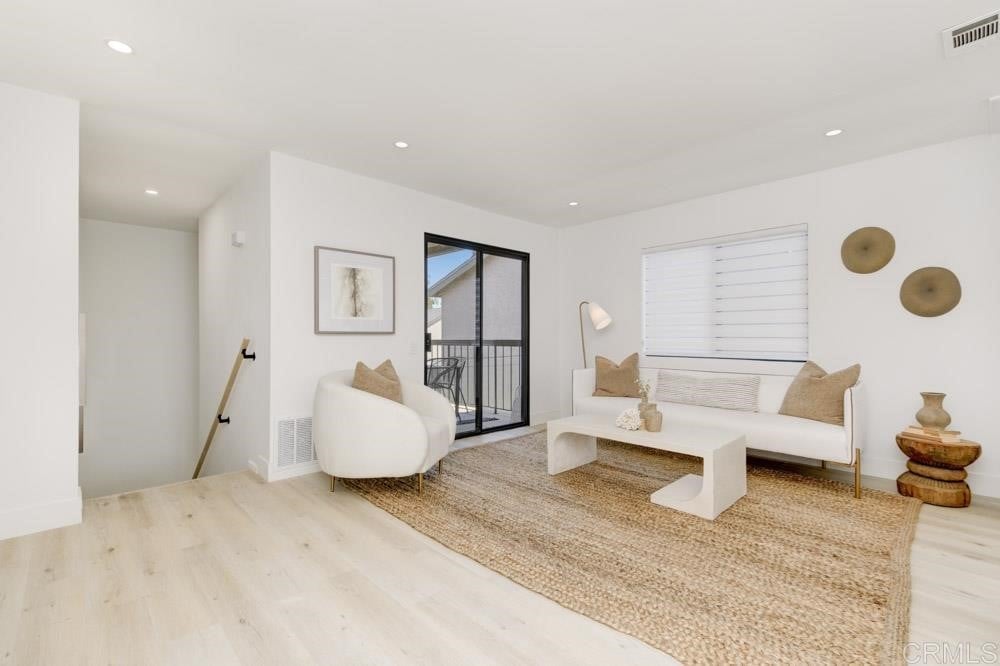 1819 Hornblend St #4