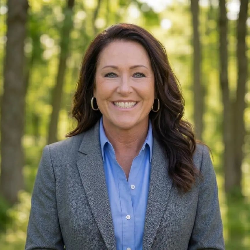 Kim Hoffman Listings.com real estate agent headshot
