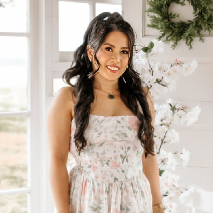 Jackie Espiritu Virginia Beach, VA Real Estate Agent Headshot