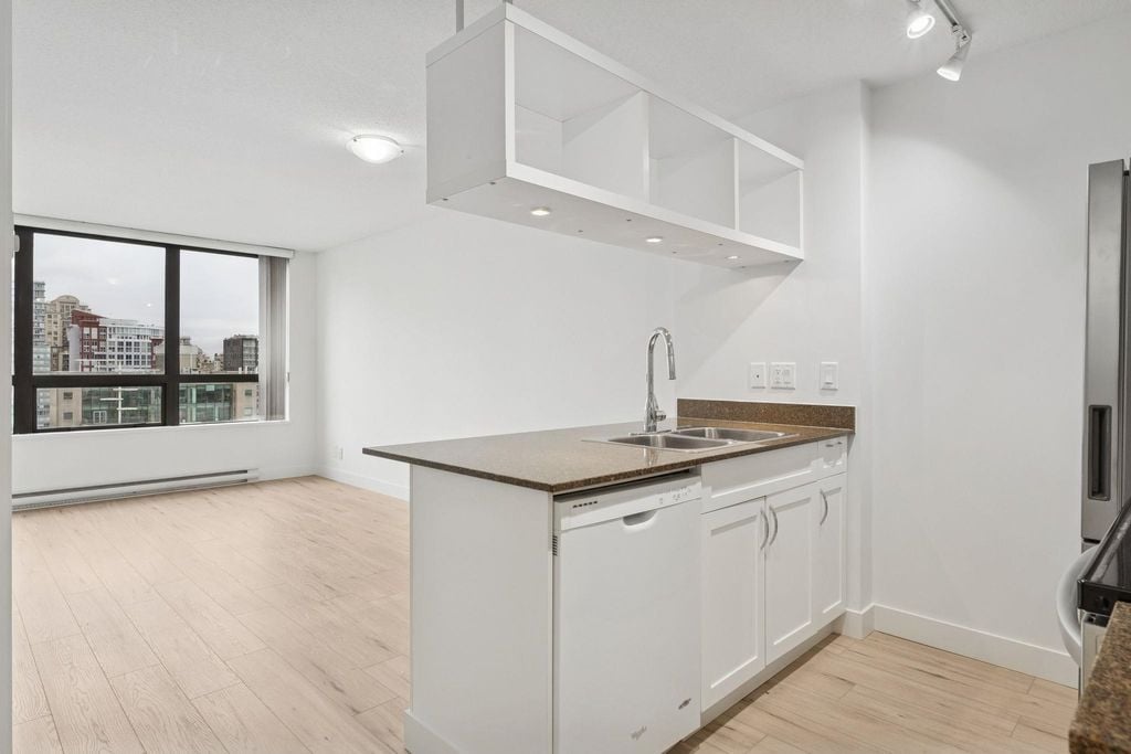 938 Smithe St, #1532