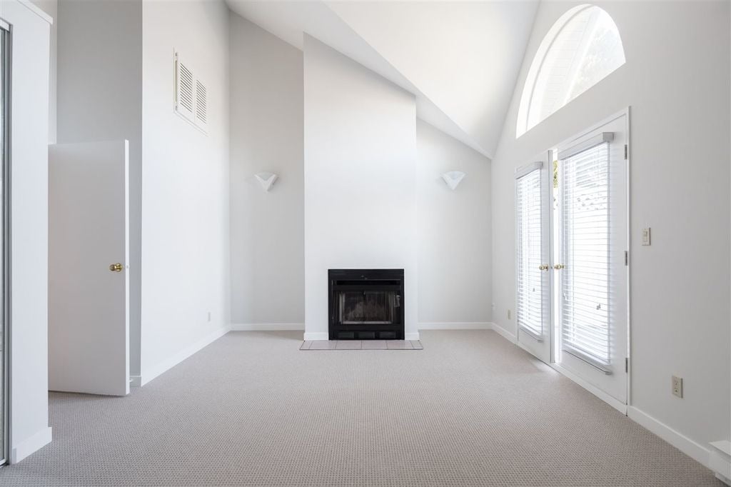 294 W 16th Ave