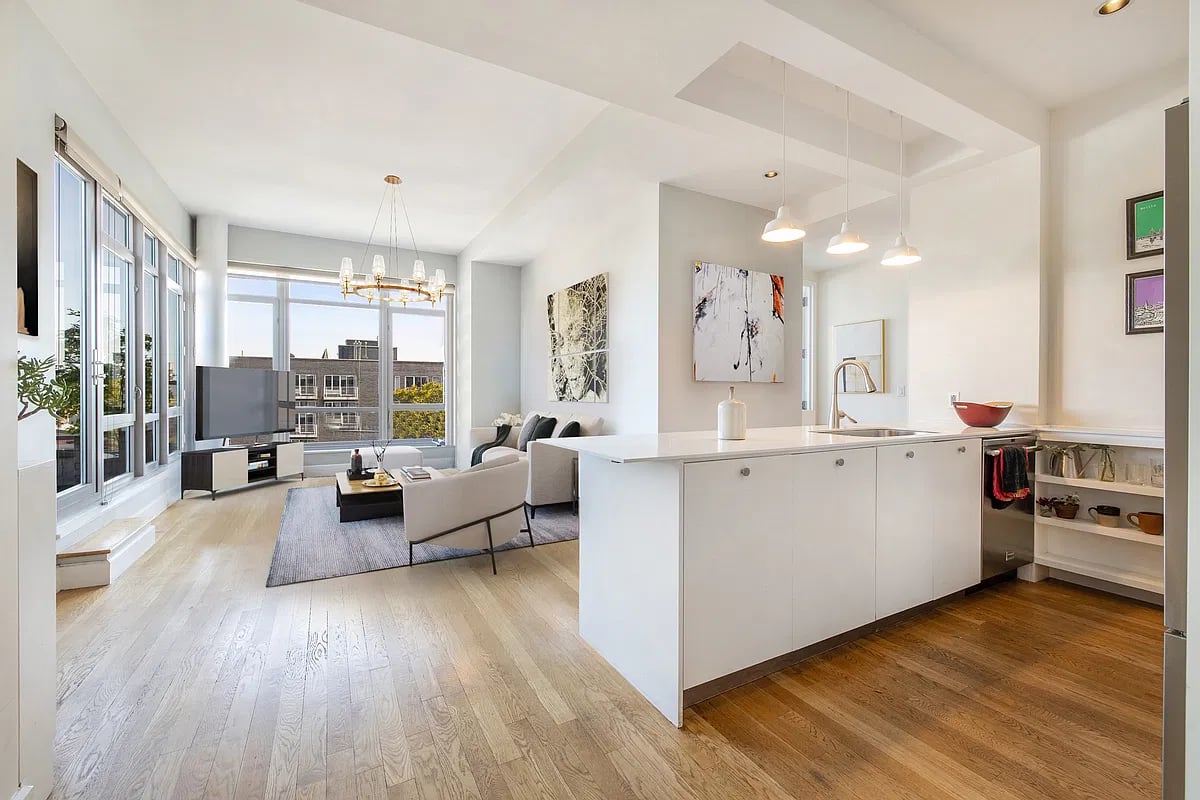 315 Gates Avenue #6C