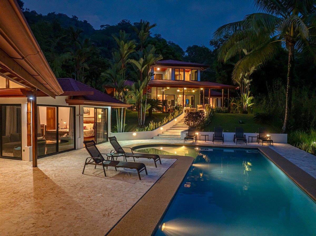 2.07 ACRES – 3 Bedroom Elegant Home With Guest Suite & Sweeping Ocean Views, Secluded & Nestled within Lush Jungle Surroundings!!!