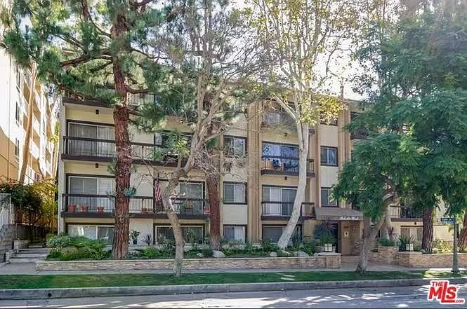 440 Veteran Ave #202