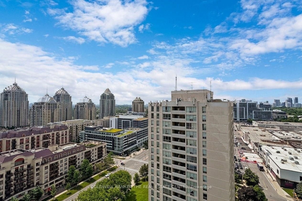 LUXURY LIVING IN NORTH YORK