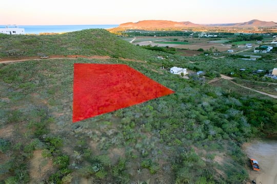 North-facing view overlooking mountains and surrounding landscape from elevated lot in Cerritos, Baja California Sur