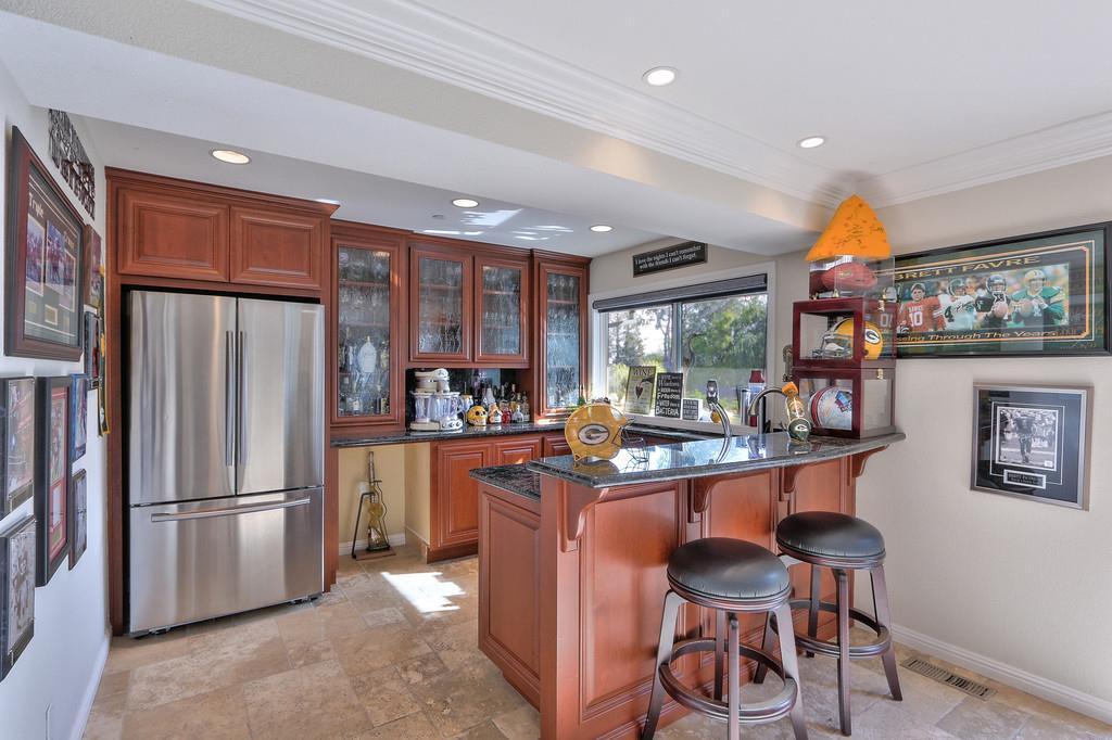 14564 EASTVIEW Dr