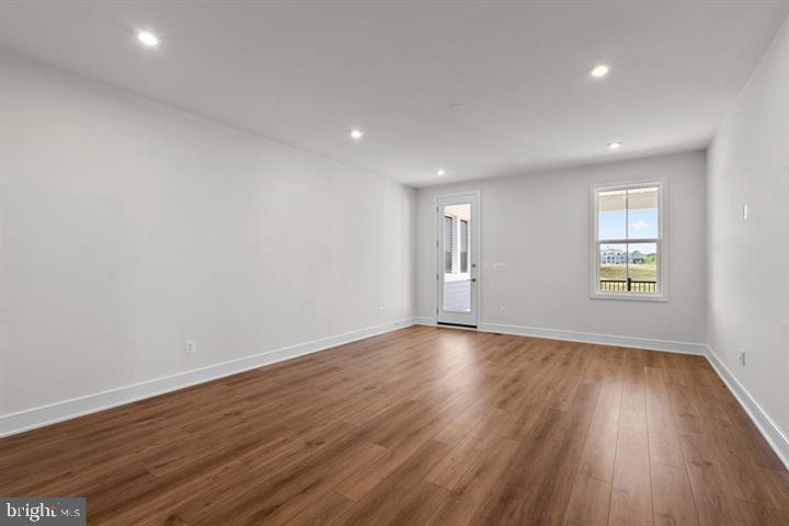 43290 Greeley Sq