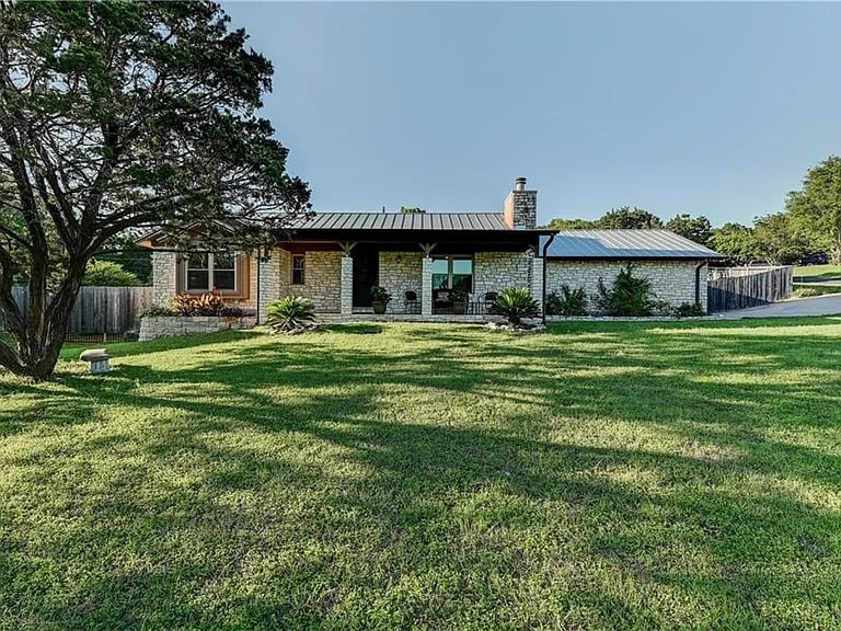 7008 Chinook Dr