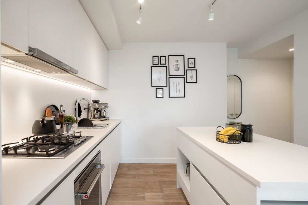 525 Foster Ave, #403