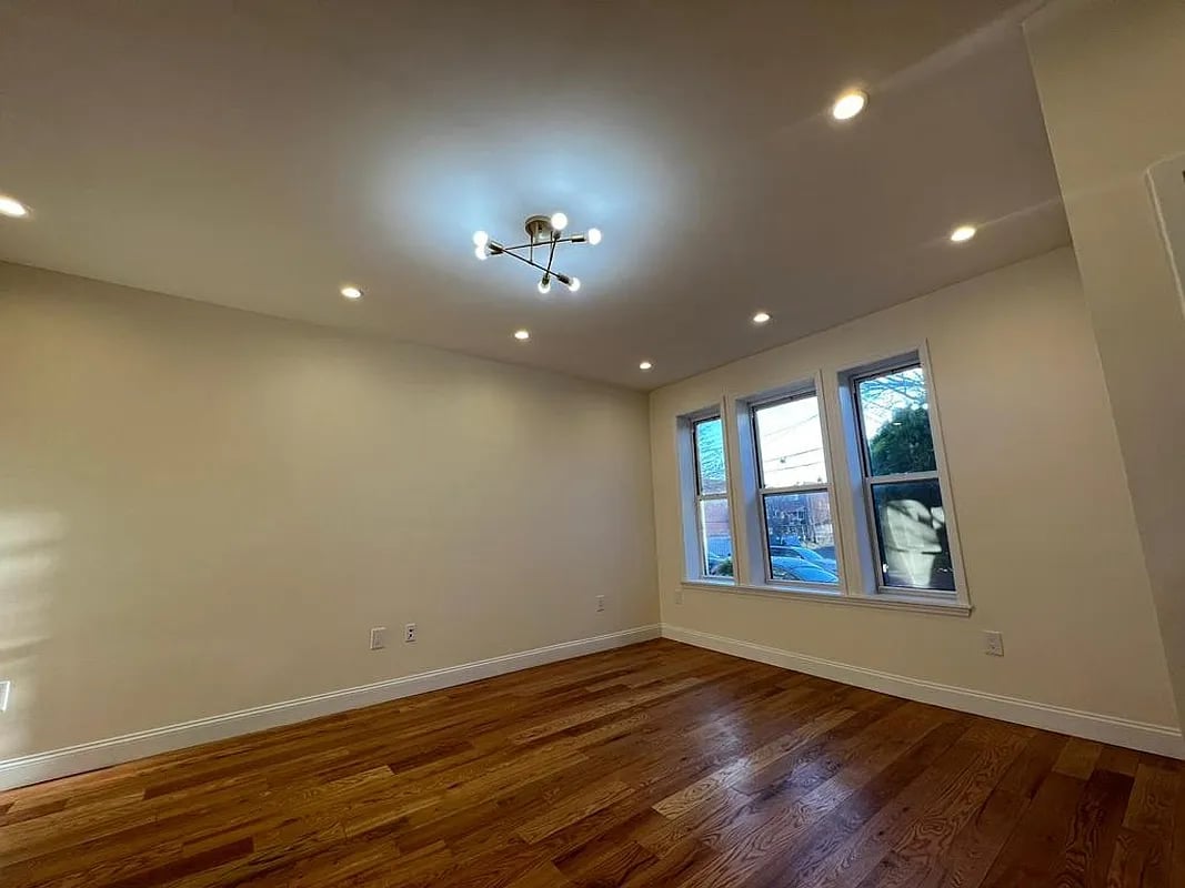 1487 East 34th Street #3A