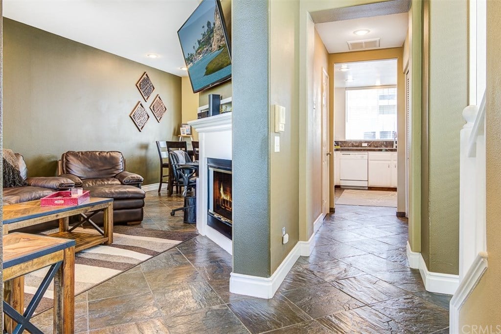 7461 Shelter Cove Cir