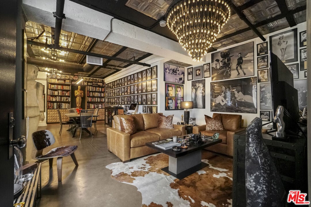 6253 Hollywood Blvd, #903